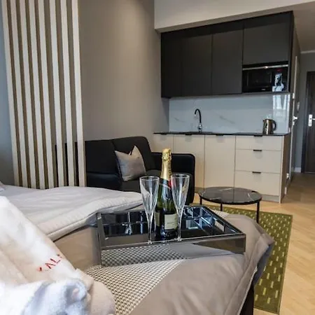 In With Pool & Jacuzzi * Szczecin