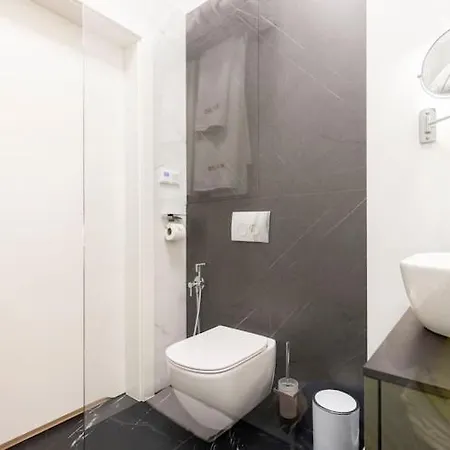 In With Pool & Jacuzzi Appartement *