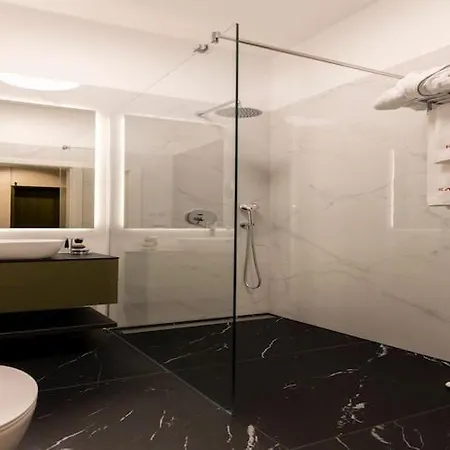 Appartement In With Pool & Jacuzzi